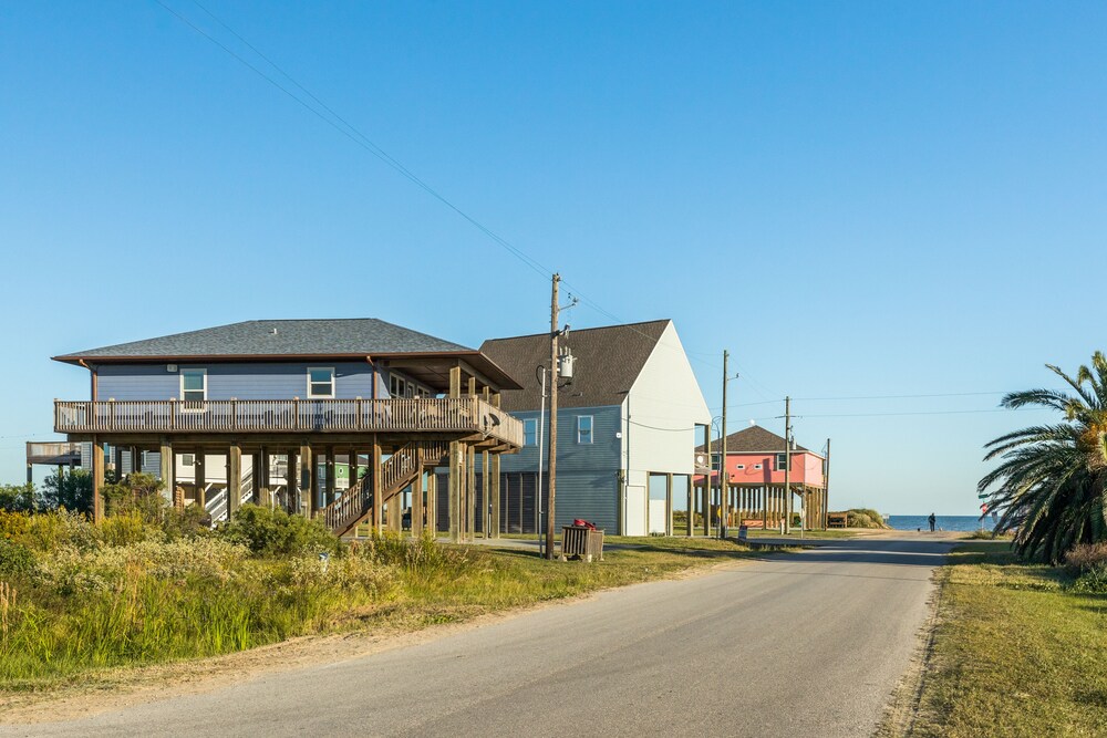 Gulf View Home with Wraparound Deck - 1 Block to Beach - Family Friendly