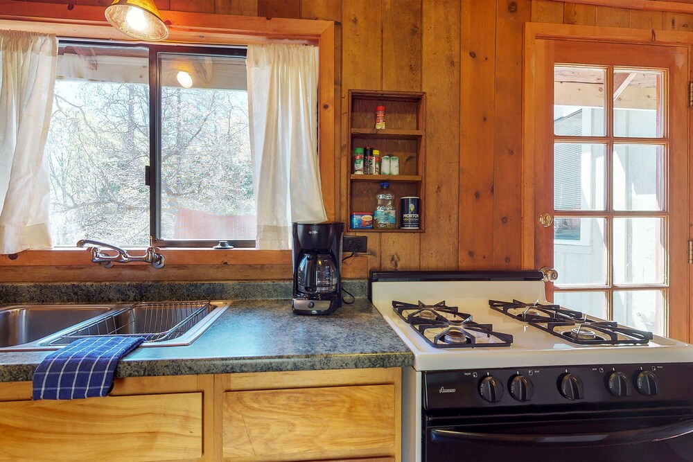 Rustic Dog-Friendly Cabin in the Woods with Private Hot Tub