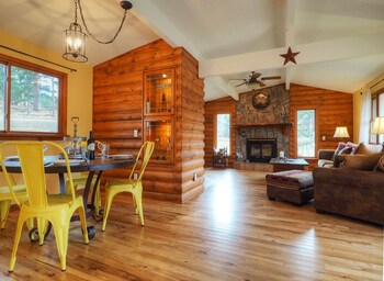 Lazy Elk Retreat Single Level Log Cabin Near Rocky Mountain