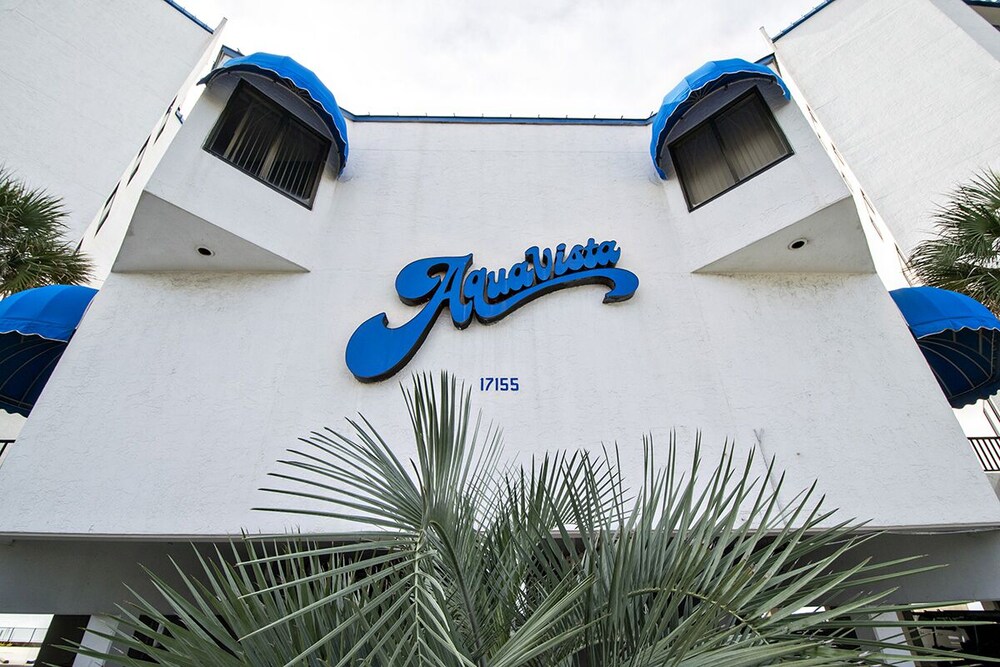 Book 4 Spring~Gulf Front Views~Pool~Hot Tub~Clubhouse~2BR Aquavista W304