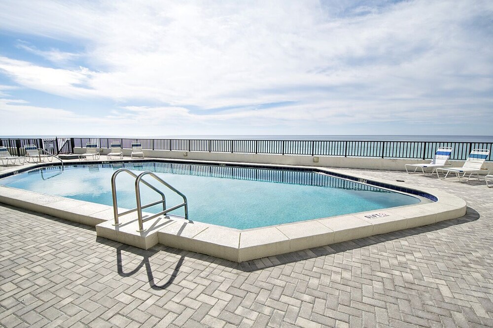 Book 4 Spring~Gulf Front Views~Pool~Hot Tub~Clubhouse~2BR Aquavista W304