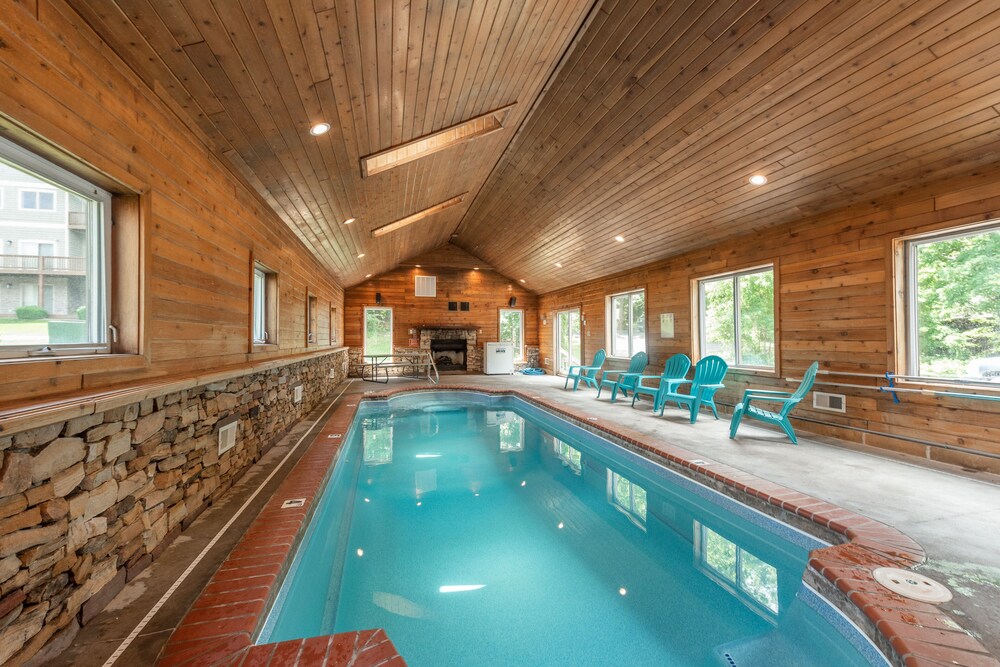 Pool, Lakefront Home w/Private Indoor Pool, Private Dock, & Hot Tub!