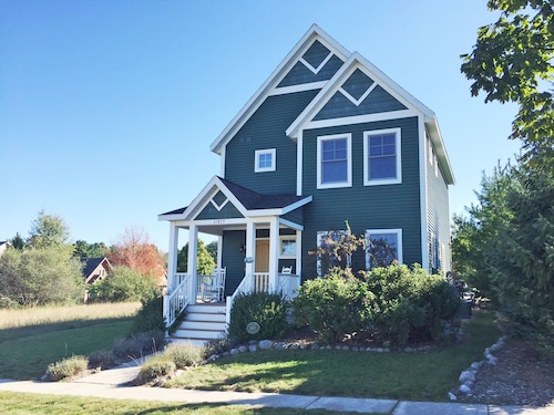 Hotels Near Sleeping Bear Dunes Park Visitor Center Traverse City Adorable Home Farmhouse Style In Empire Just 1 Mile To Lake Michigan