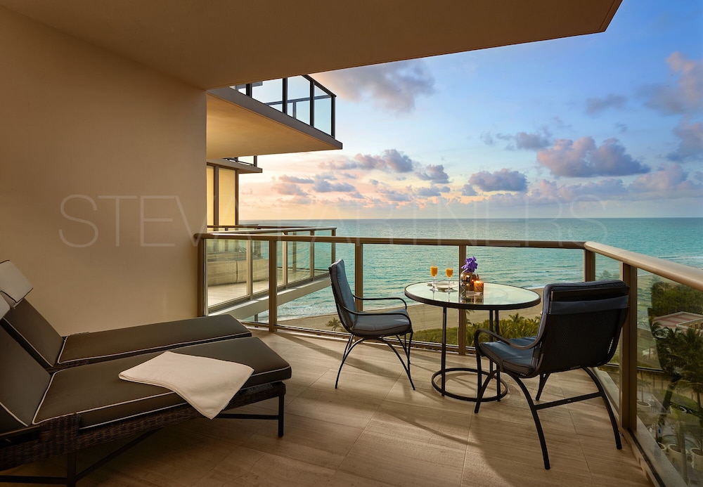 Most Luxury hotel 5 stars oceanfront w. balconies Valet & Amenities