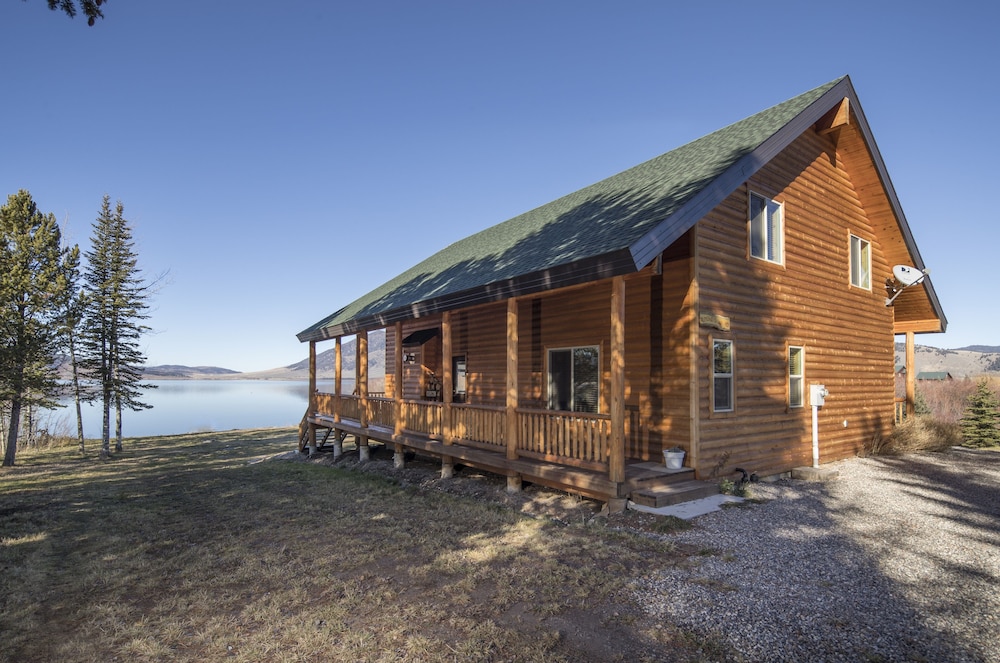 Kabino Luxury Log Cabin Easy Access And Huge Views On Henrys