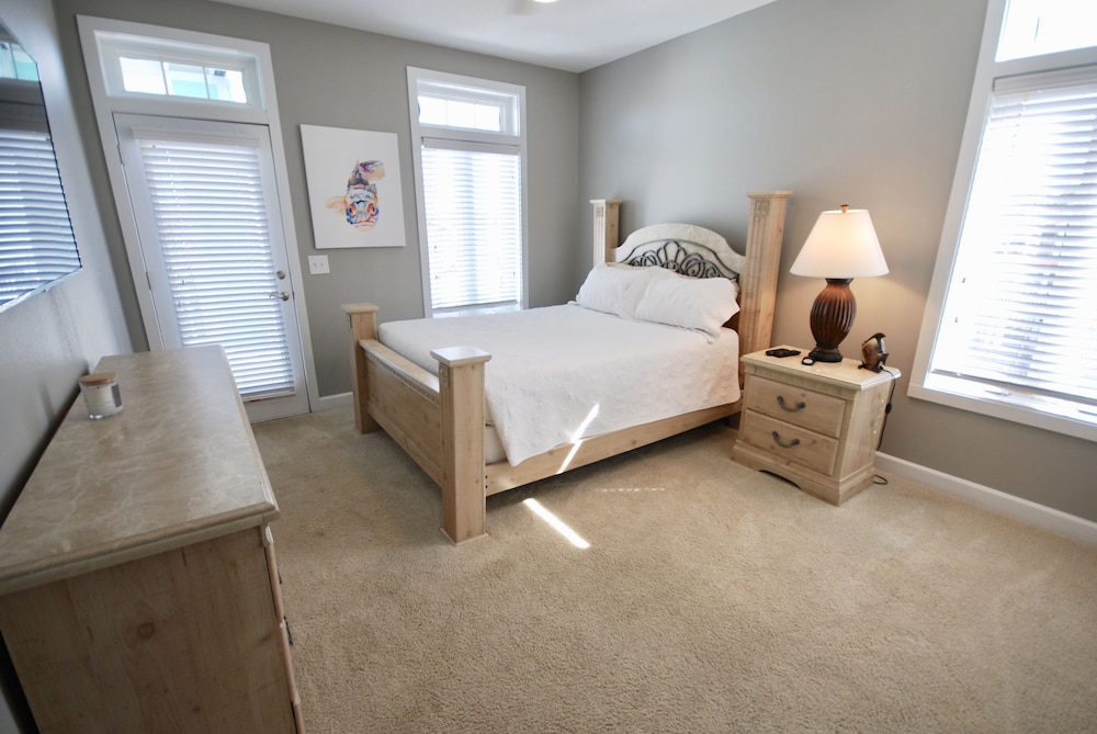 Waterfront Rivers Edge Condo 2DBldg 1 *ASSIGNED BOAT SLIP & COVERED