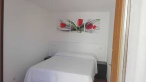 1 dormitorio y cunas o camas infantiles gratuitas