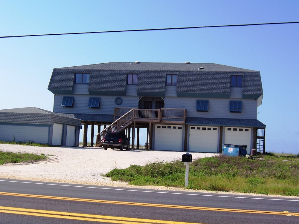 Pet Friendly!!! On the Gulf