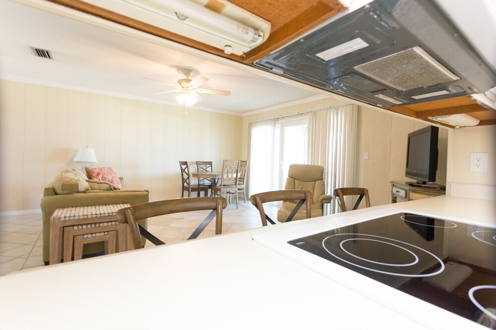 Pet Friendly!!! On the Gulf