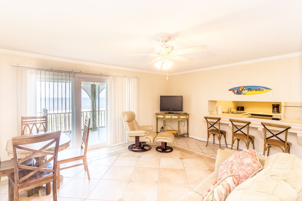 Pet Friendly!!! On the Gulf