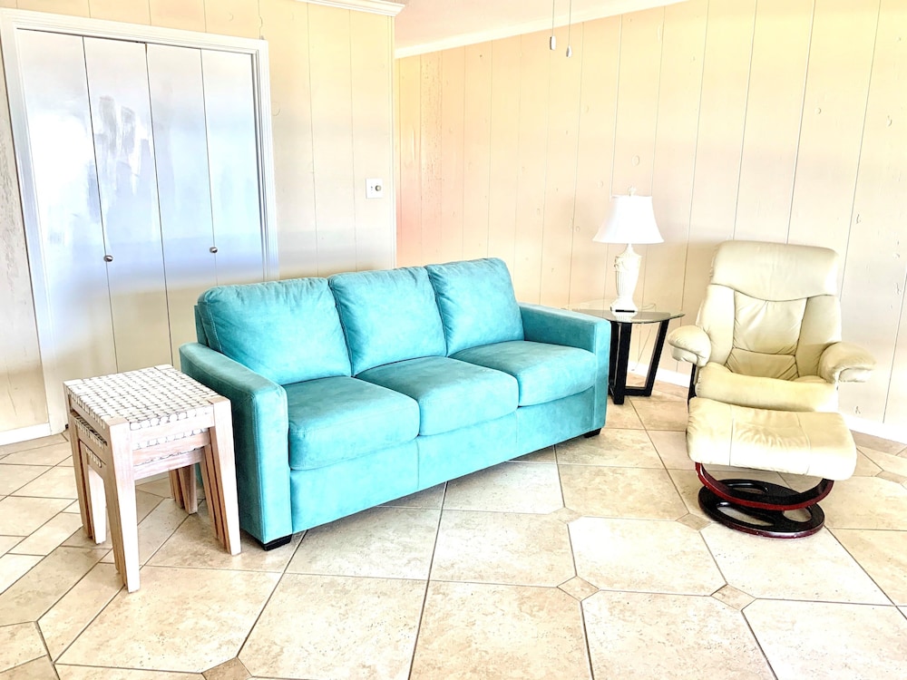 Pet Friendly!!! On the Gulf