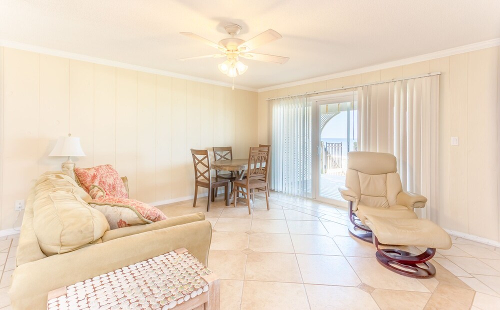 Pet Friendly!!! On the Gulf