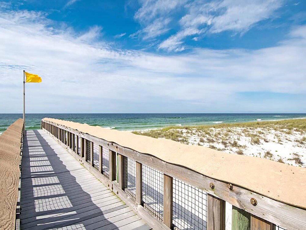 Beautifully Redecorated Navarre Beach Condo - Just Steps Away from the Sand!