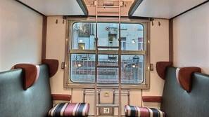 Cortinas opacas, wifi gratis, acceso en silla de ruedas