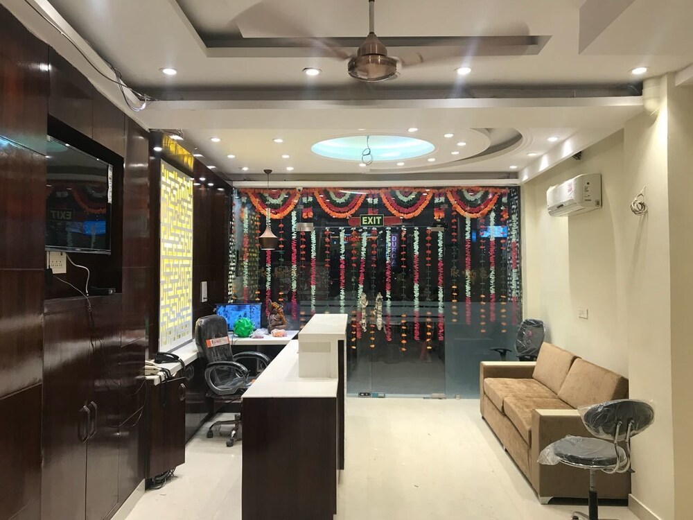 Hotel Shiv Dx Delhi 2019 S Expedia Co In Street View Featured Image Reception