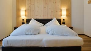 1 bedroom, premium bedding, minibar, in-room safe