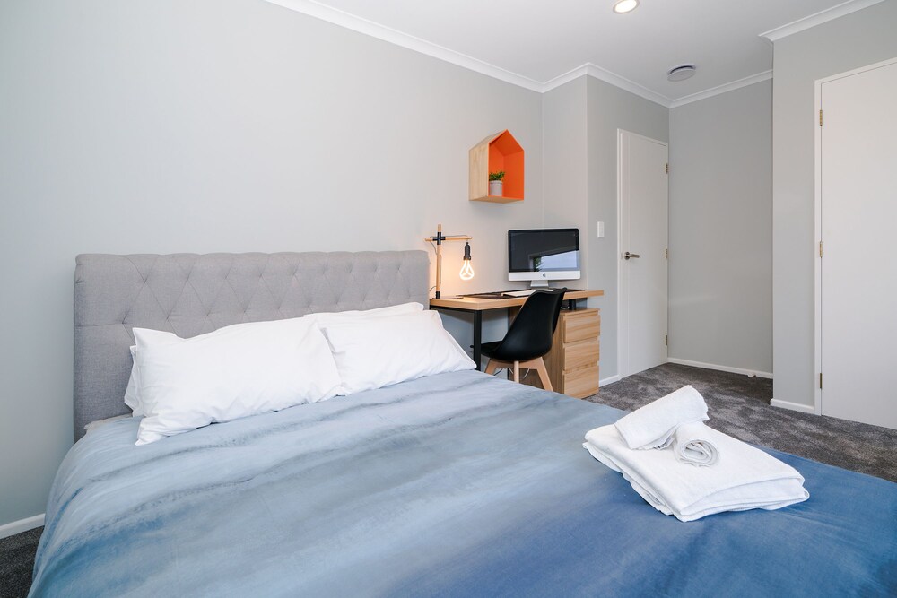 Albany Rosedale Modern 2 Bedroom Unit Deals & Reviews (Auckland, NZL