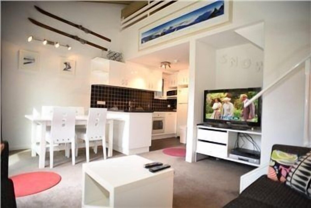 Riverside Cabins – 1 bedroom + Loft