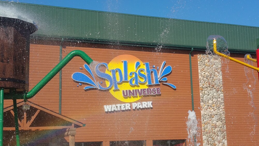 Splash Universe Resort in Dundee Best Rates & Deals on Orbitz