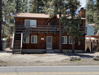 Bearly Rustic 1 Free Ski Board Rental 2br 1ba Wifi Nice Back