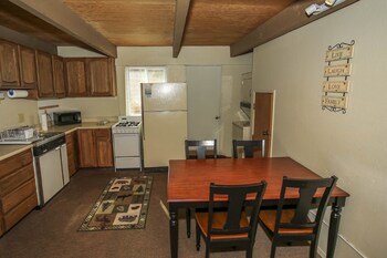 Bearly Rustic 1 Free Ski Board Rental 2br 1ba Wifi Nice Back