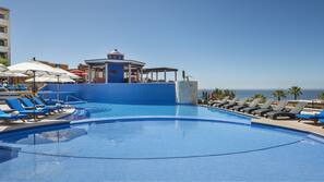 3 outdoor pools