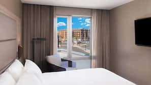 Premium bedding, in-room safe, desk, iron/ironing board