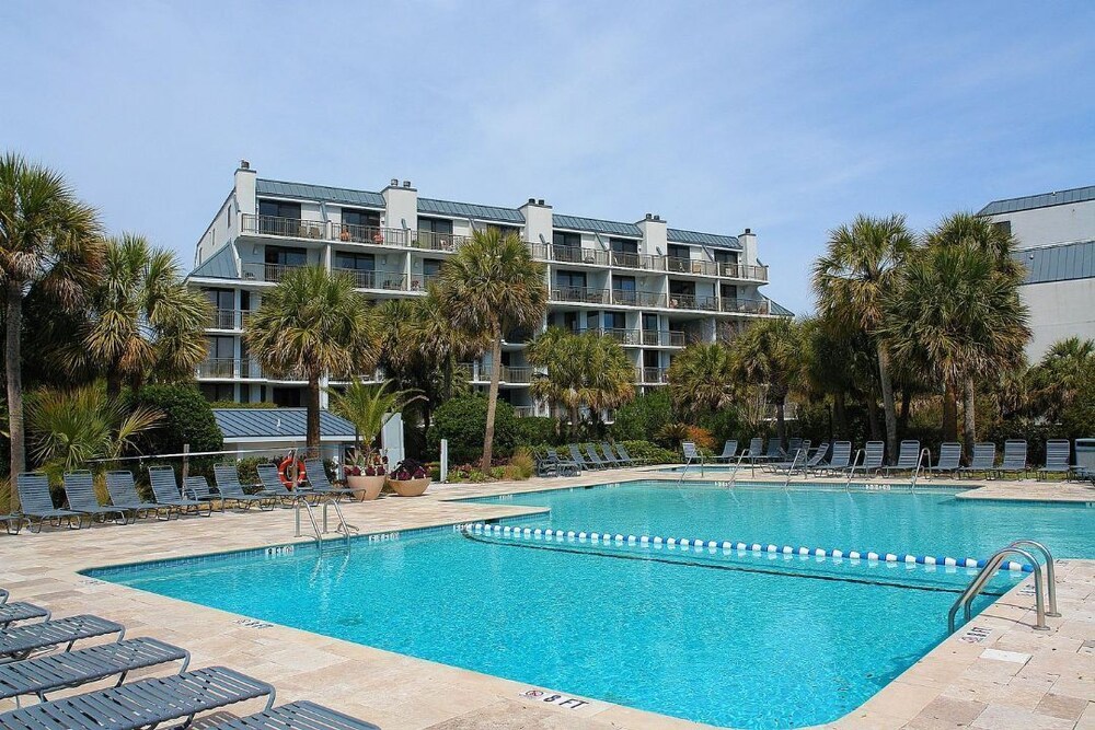 Island Getaway- Beautiful Condo w/ Ocean-Pool View. Best Pool in Resort- $250 Beach Gear Credit