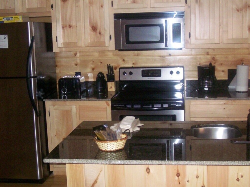 Beautiful One Bedroom Cabin Outside Of Gatlinburg Tn 2019 Room