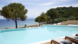 Indoor pool, 2 outdoor pools, pool umbrellas, pool loungers