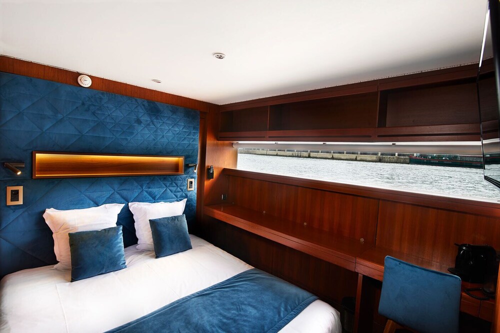 Vip Paris Yacht Hotel Jacuzzi