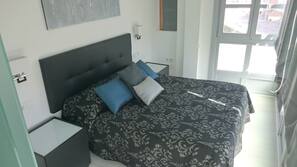 Cribs/infant beds, free WiFi