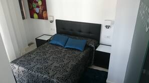 Cribs/infant beds, free WiFi