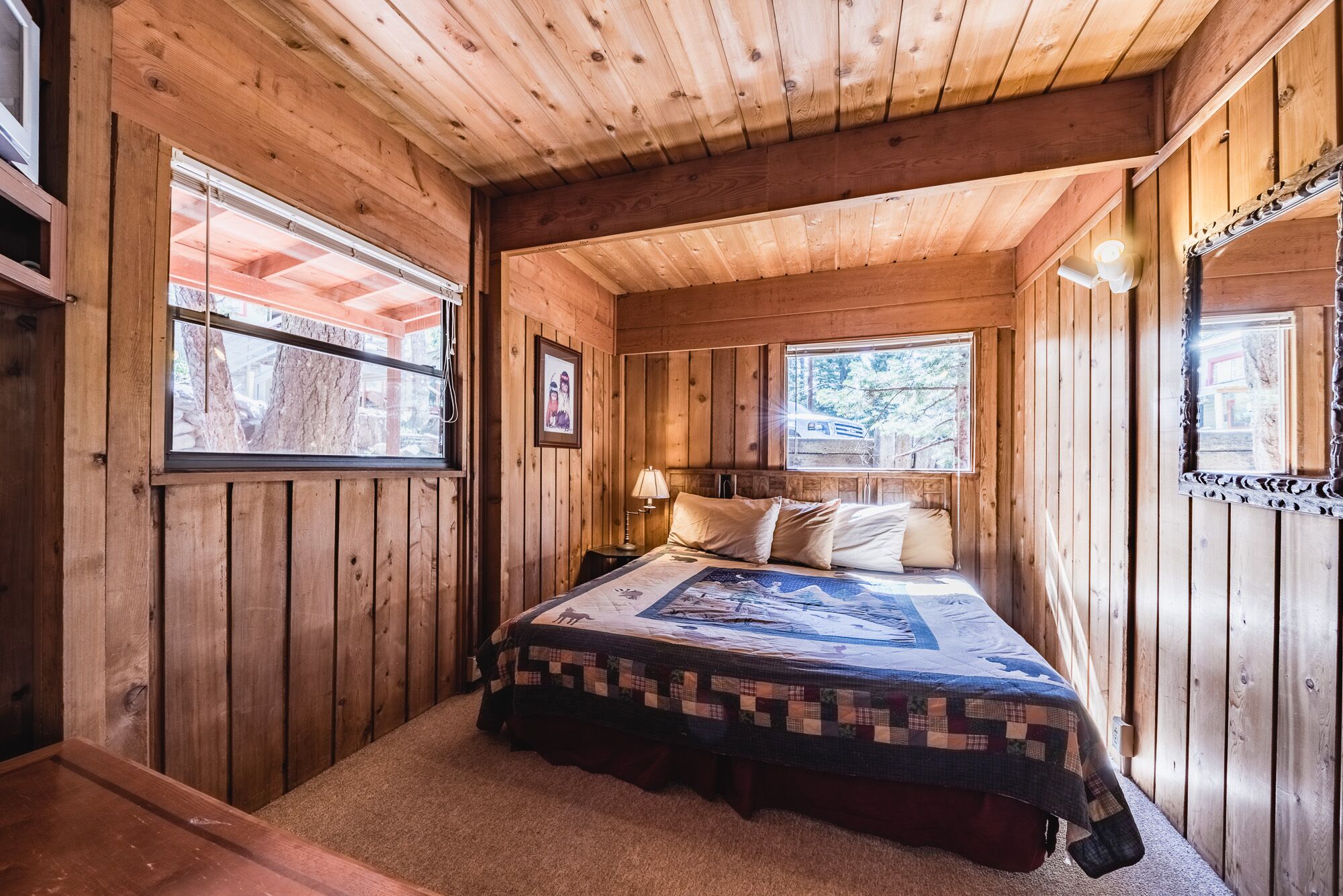 Cedar: Quaint 3 bedroom 2 bath cabin near the river! in Ruidoso, United States