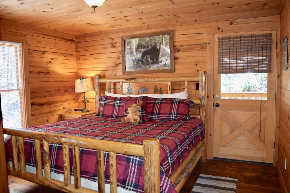 Winter Rates Hot Tub Wood Fireplace King Bed Whirlpool Tub