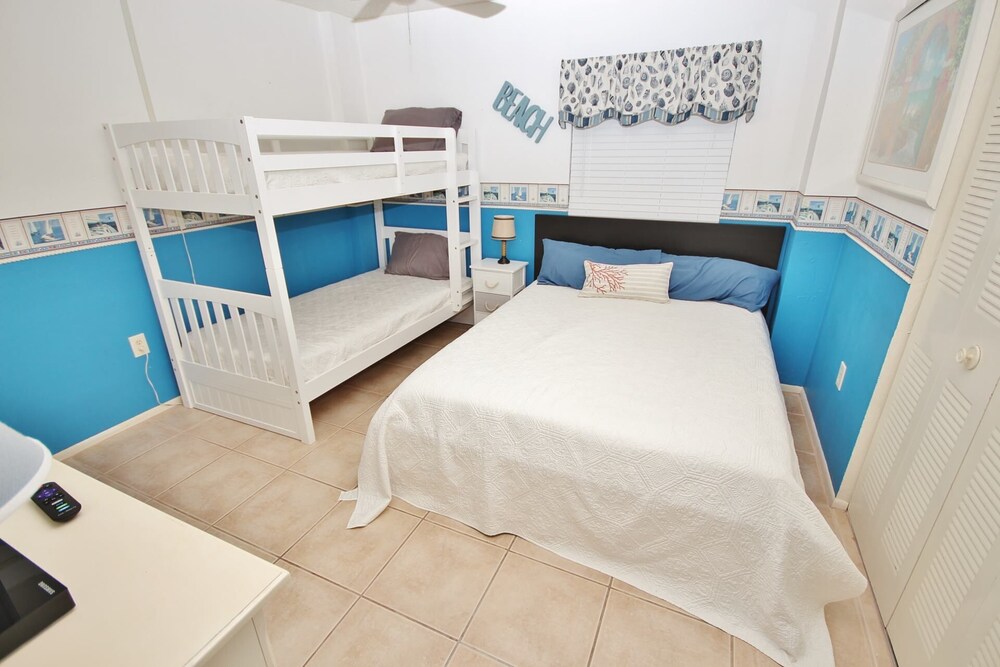 Fantastic Direct Oceanfront Unit With Beautiful Views