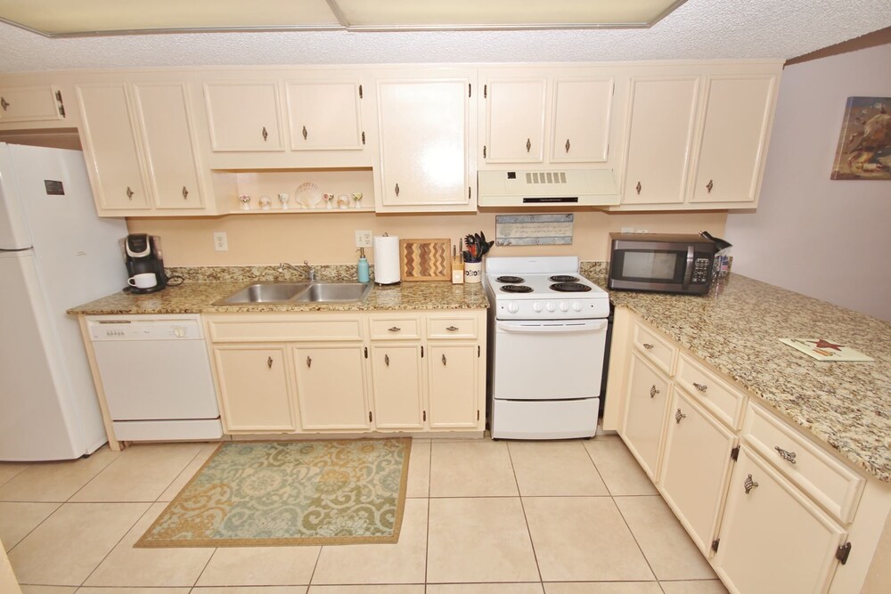 Fantastic Direct Oceanfront Unit With Beautiful Views