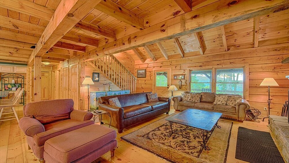 Living room, 10 acres of PRIVACY with Awesome View, Hot Tub, Firepit