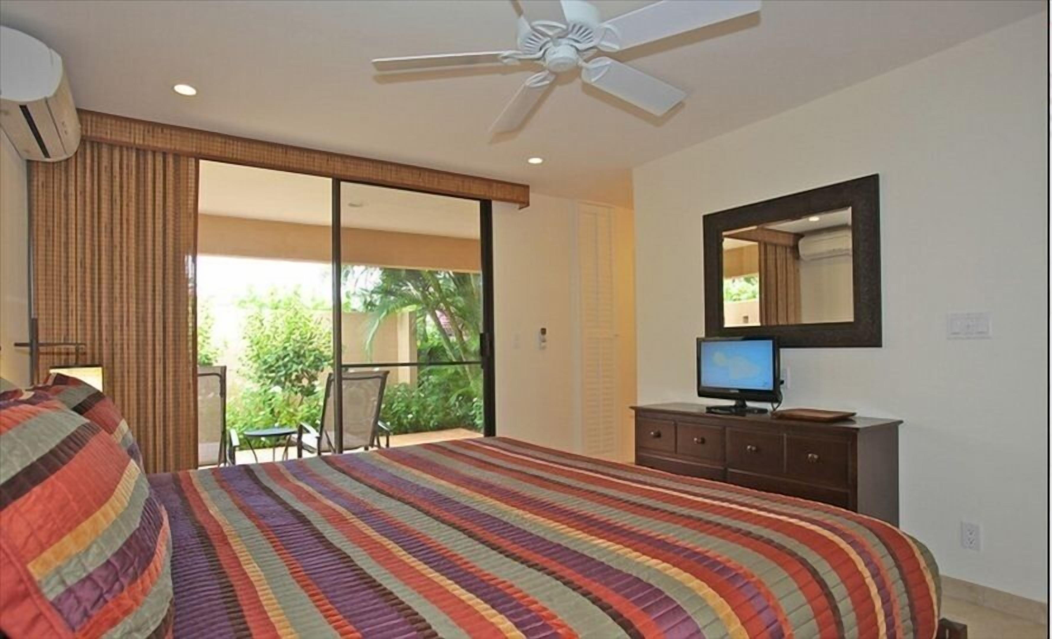 Ekahi 36a, 1BR 2BA condo, Sleeps 4 (2 Adults + 2 Kids) in Kihei, United States