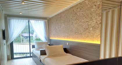 Casa Hill Resort