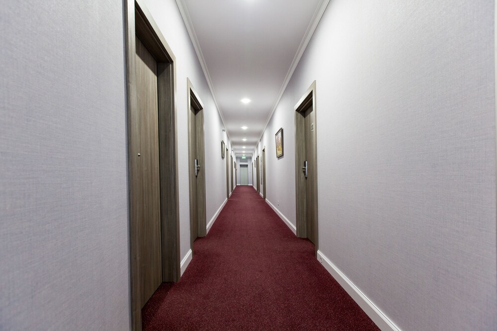 Photo - West Park Hotel