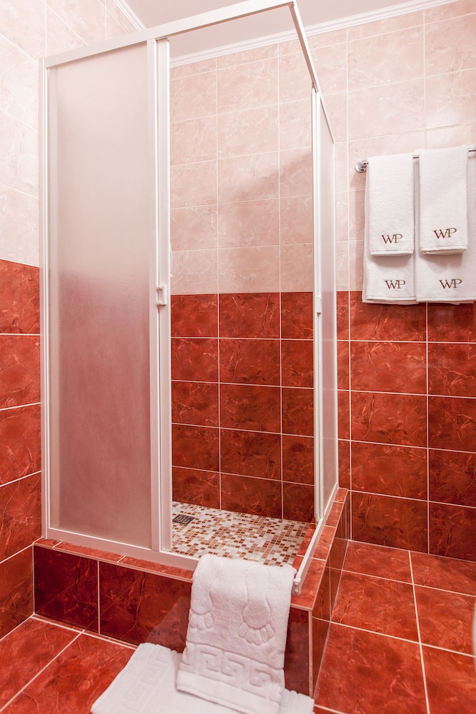 Photo - West Park Hotel