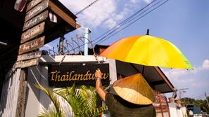 รายละเอียดการตกแต่งภายนอก