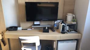 Desk, blackout drapes, free WiFi, bed sheets