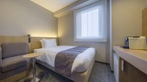 Desk, blackout drapes, free WiFi, bed sheets