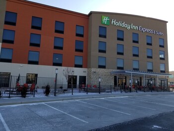 Holiday Inn Express & Suites Colorado Springs AFA Northgate