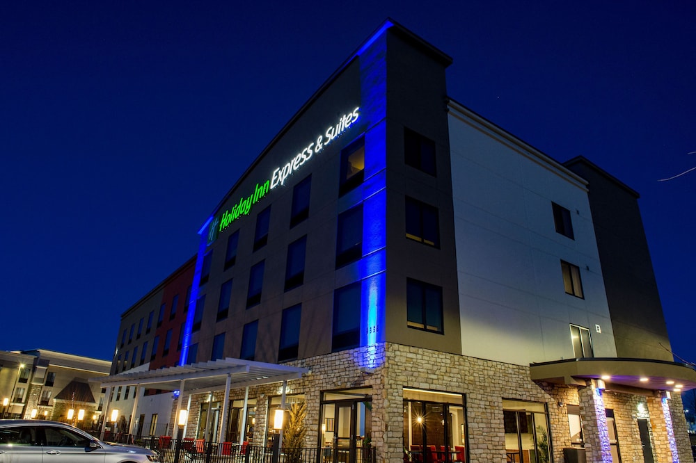 Holiday Inn Express & Suites Colorado Springs AFA Northgate, an IHG