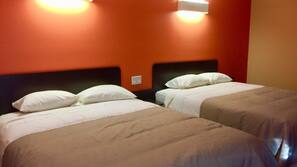 Premium bedding, desk, free WiFi