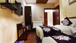 Premium bedding, desk, free WiFi, wheelchair access