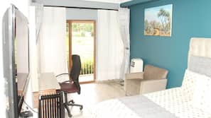Egyptian cotton sheets, premium bedding, pillowtop beds, desk